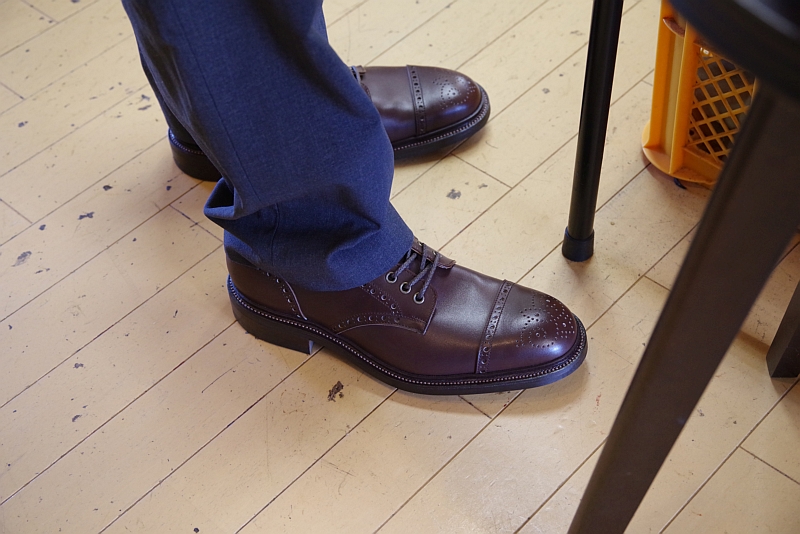 セミブローグシューズ