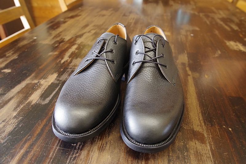 3穴のギブソンシューズ