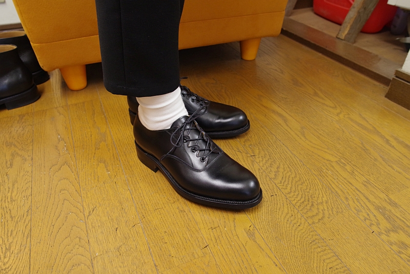 ギリーシューズ