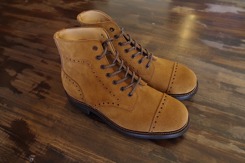 クォーターブローグブーツ