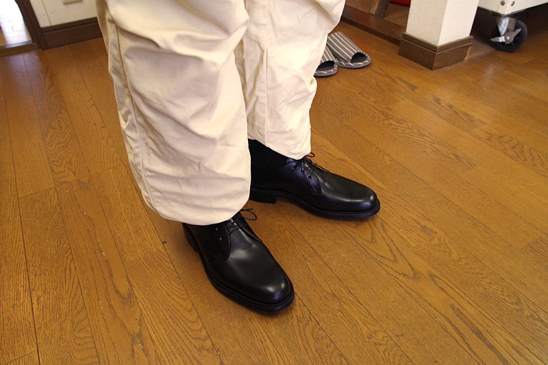 ３穴ギブソンシューズ