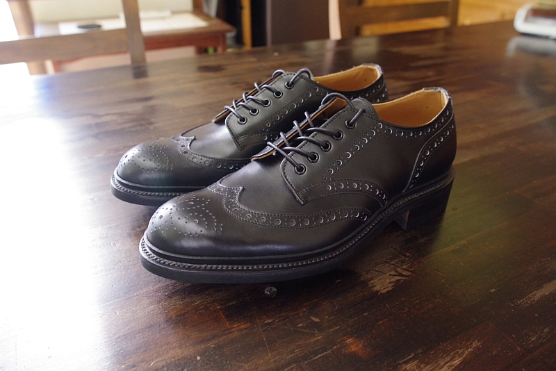 フルブローグシューズ