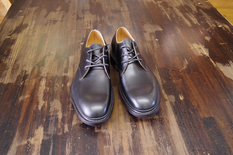 3穴ギブソンシューズ