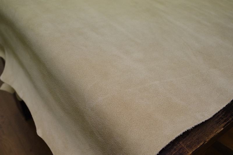 サンドベージュ