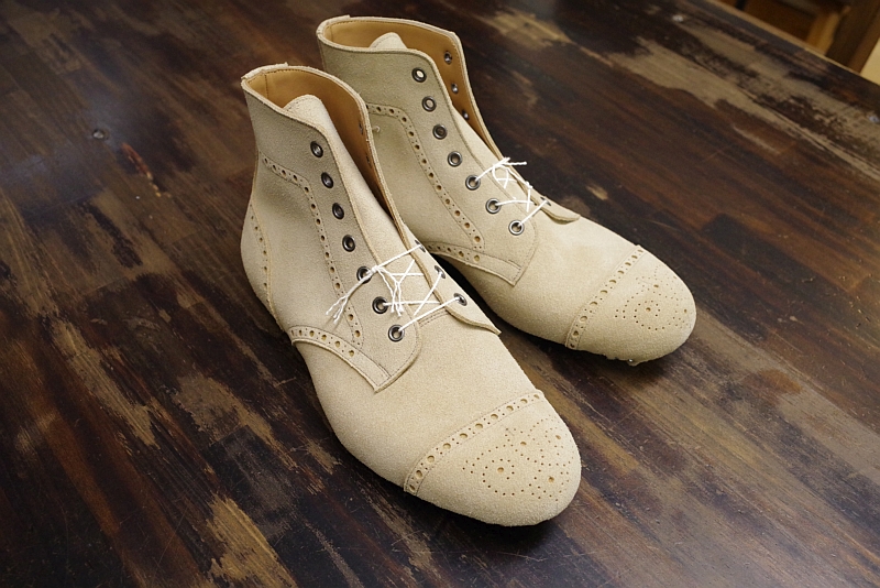 サンドベージュ