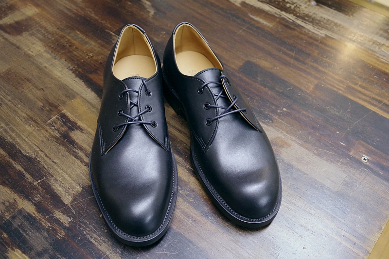 3穴ギブソンシューズ